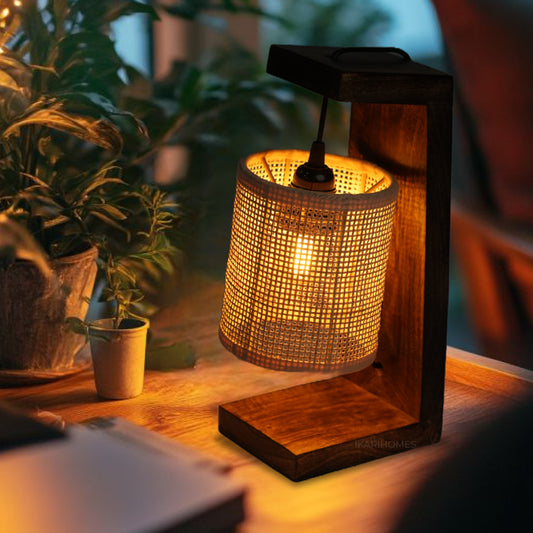 Rattan Square Table Lamp – Natural Form, Warm Function