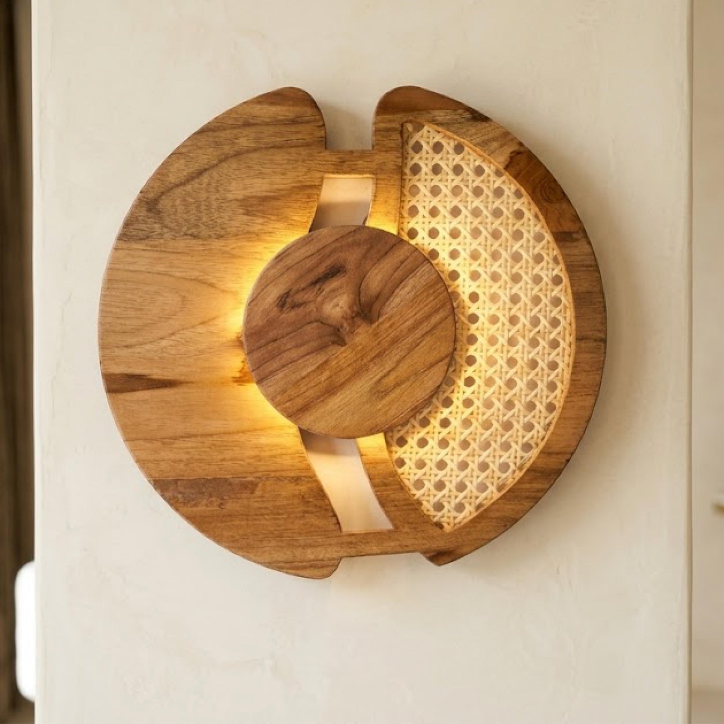 Eclipse Rattan Wall Lamp