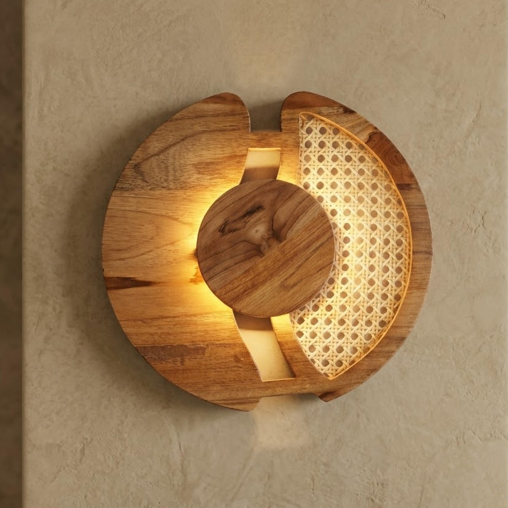 Eclipse Rattan Wall Lamp