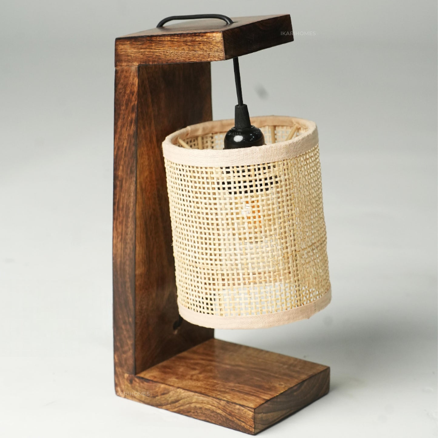 Rattan Square Table Lamp – Natural Form, Warm Function