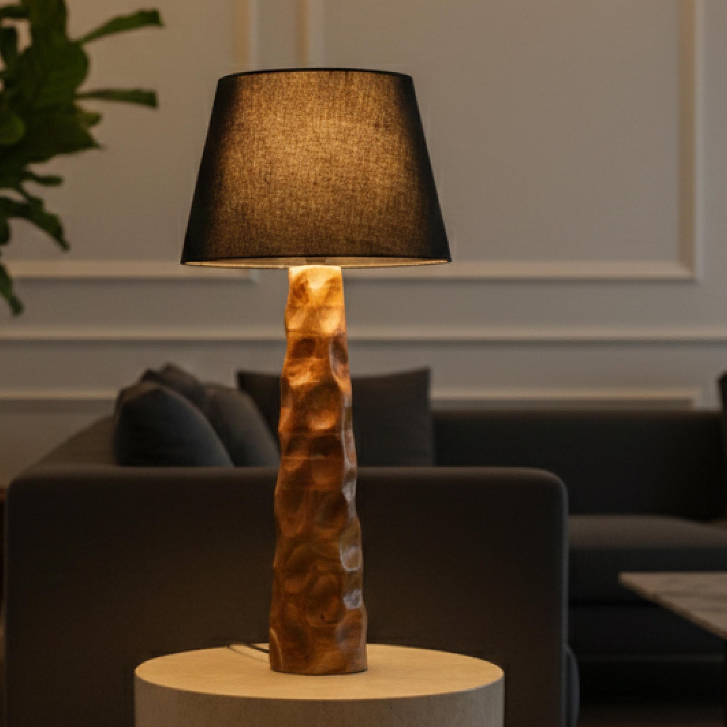 Midnight Elegance Floor Lamp – Where Darkness Meets Design